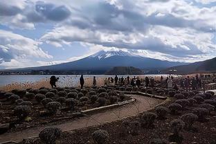 能担大任！雷吉16中0&三分8中5 贡献全队最高25分外加2板6助